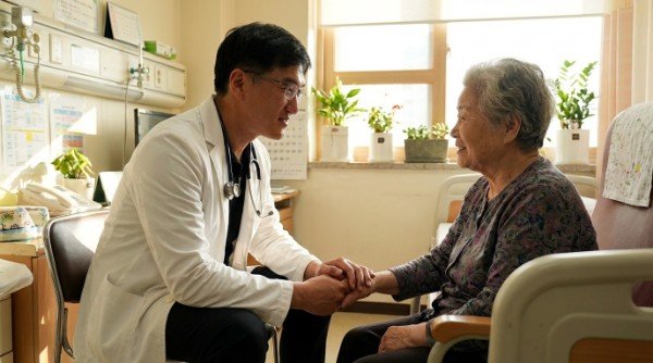 醫療陪伴提升療癒力：3類孤單族群必看，吳紹琥醫師的5項建議 - 圖片 2